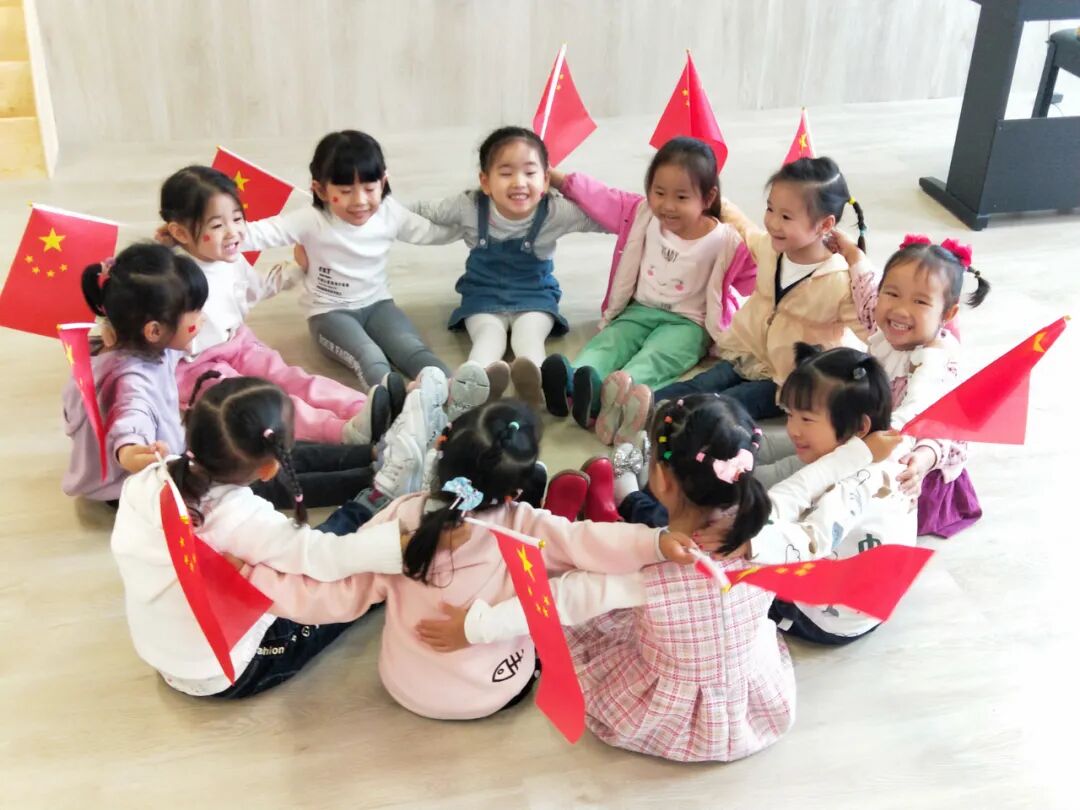 【一幼动态】小小一幼娃,浓浓爱国情