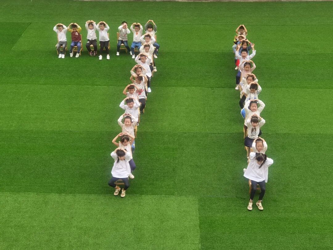 【一幼动态】小小一幼娃,浓浓爱国情