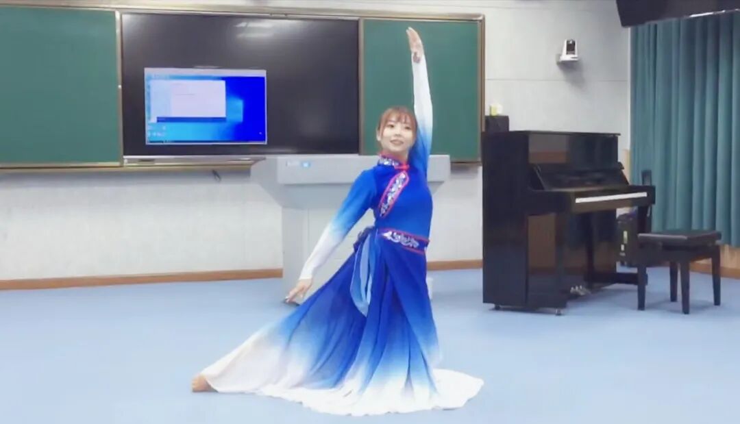 【火一喜报】蒋洪荣获区音乐教师基本功展评活动第一名丨陈洁荣获区小学语文学科素养比赛一等奖