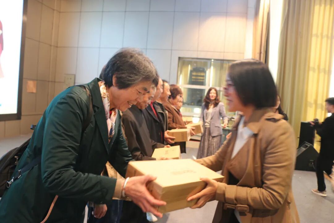 【火一动态】致敬前辈精神,再述教育情怀——火炬一小2020年重阳节活动