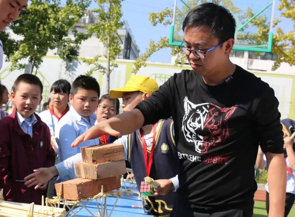 【火一动态】绵阳高新区名师鼎兴工作室建设启动仪式