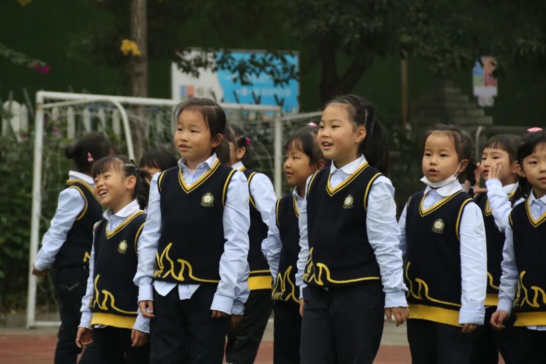 【火一体育节】乘风破浪的仔 |一---三年级趣味运动会