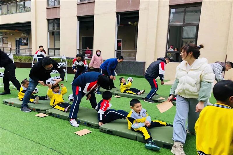 【一幼动态】与爱同行,伴我成长 ——记第一届“成长的力量”亲子同乐会