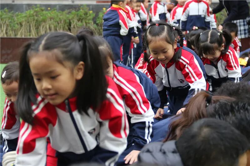 【一幼动态】与爱同行,伴我成长 ——记第一届“成长的力量”亲子同乐会