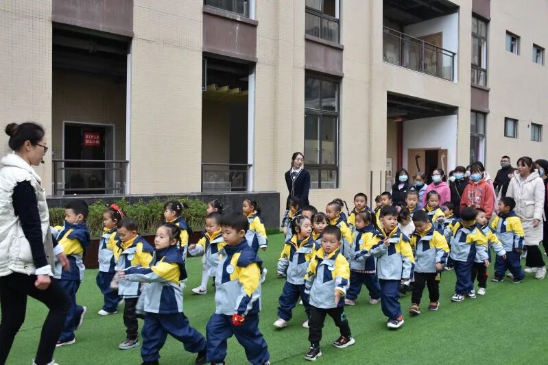 【一幼动态】与爱同行,伴我成长 ——记第一届“成长的力量”亲子同乐会