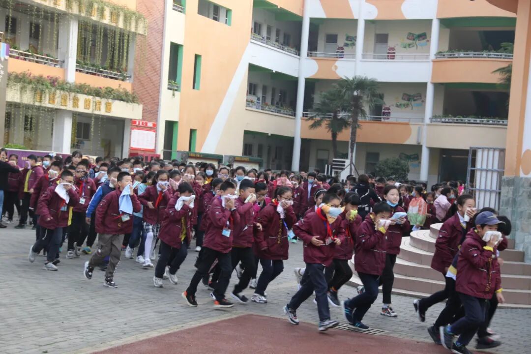 【火一动态】关注消防   生命至上 ——火炬一小2020秋消防安全疏散演练