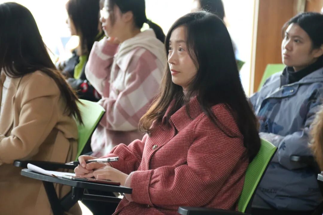 【火一动态】童诗润童心  作家进校园 |火炬一小语文低中段读写结合专项培训交流研讨活动