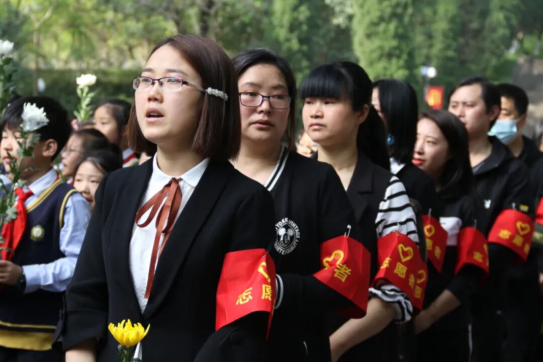 【火一动态】致敬革命先烈 献礼建党百年|高新区火炬一小清明祭扫活动