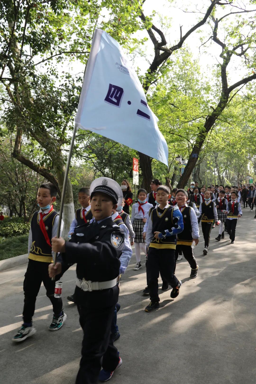 【火一动态】致敬革命先烈 献礼建党百年|高新区火炬一小清明祭扫活动