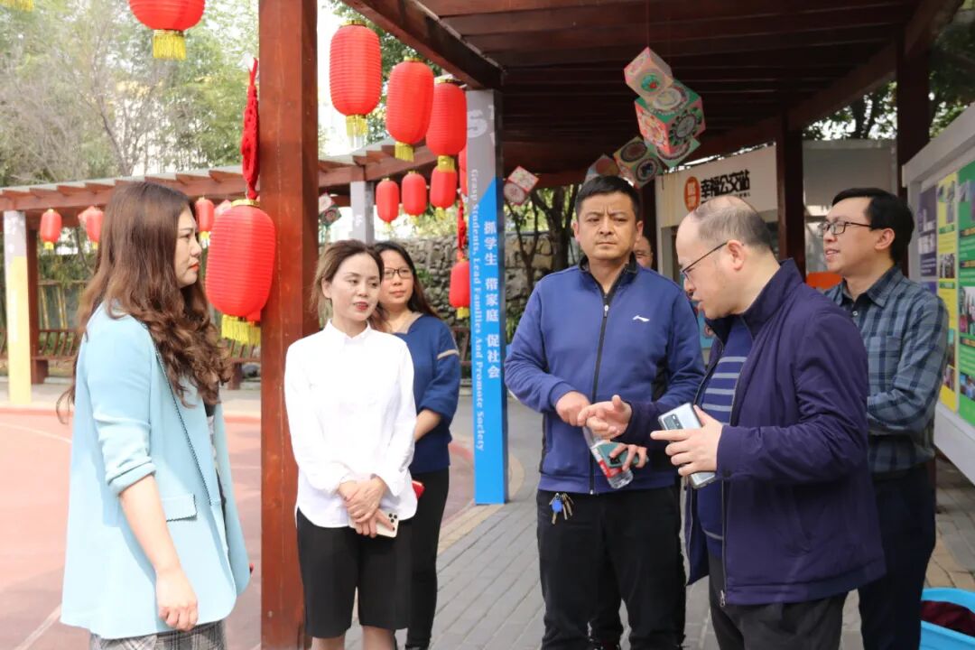 【火一动态】绵阳电教馆吴明友馆长一行调研我校信息化建设情况