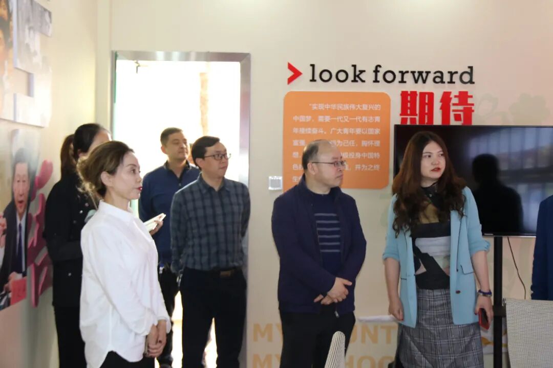 【火一动态】绵阳电教馆吴明友馆长一行调研我校信息化建设情况
