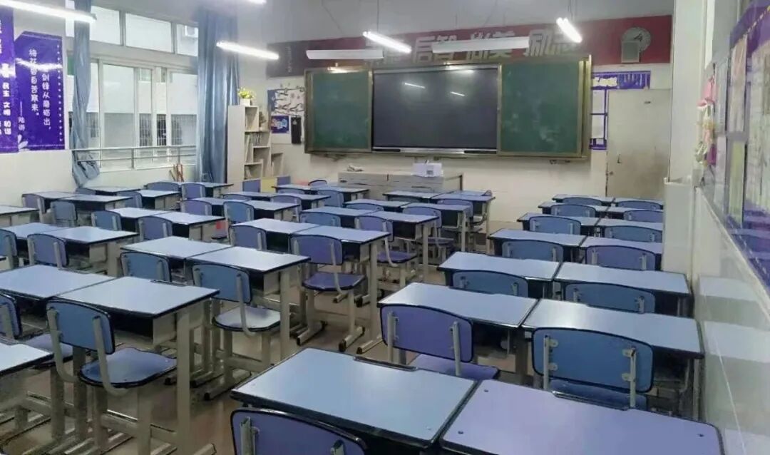 【火一动态】绵阳电教馆吴明友馆长一行调研我校信息化建设情况
