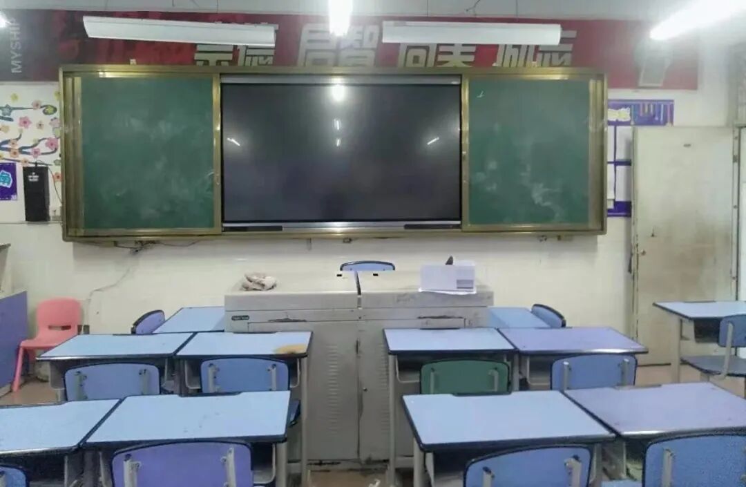 【火一动态】绵阳电教馆吴明友馆长一行调研我校信息化建设情况
