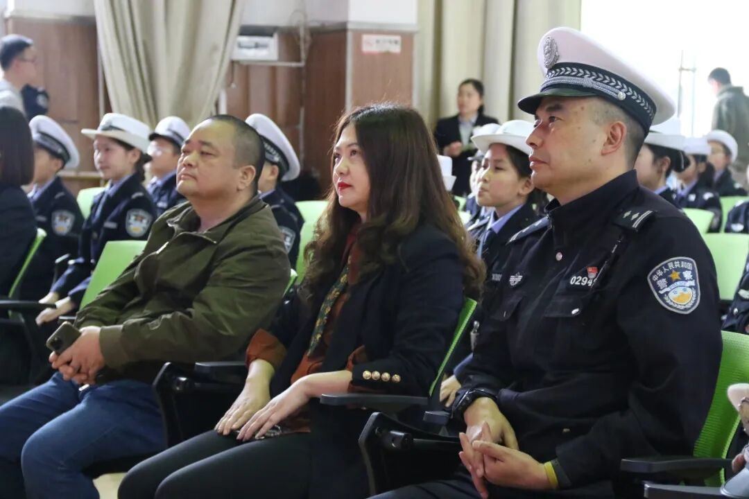 【火一动态】关爱祖国花朵  共建平安校园|2021东风南方儿童交通训练营在火炬一小举行