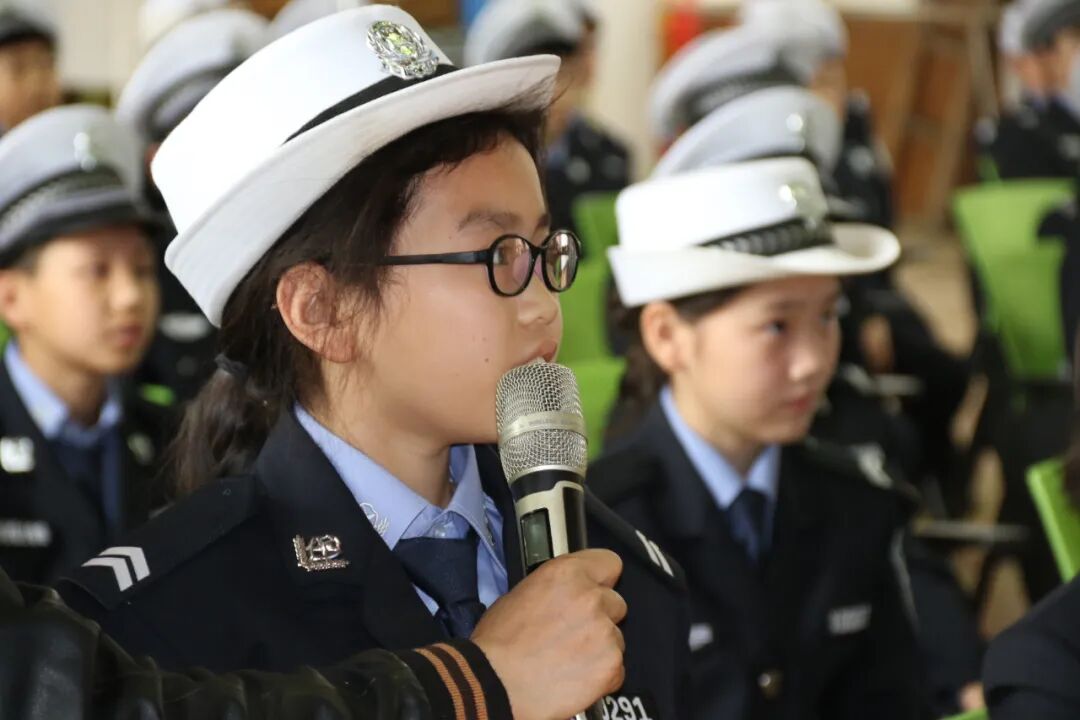 【火一动态】关爱祖国花朵  共建平安校园|2021东风南方儿童交通训练营在火炬一小举行