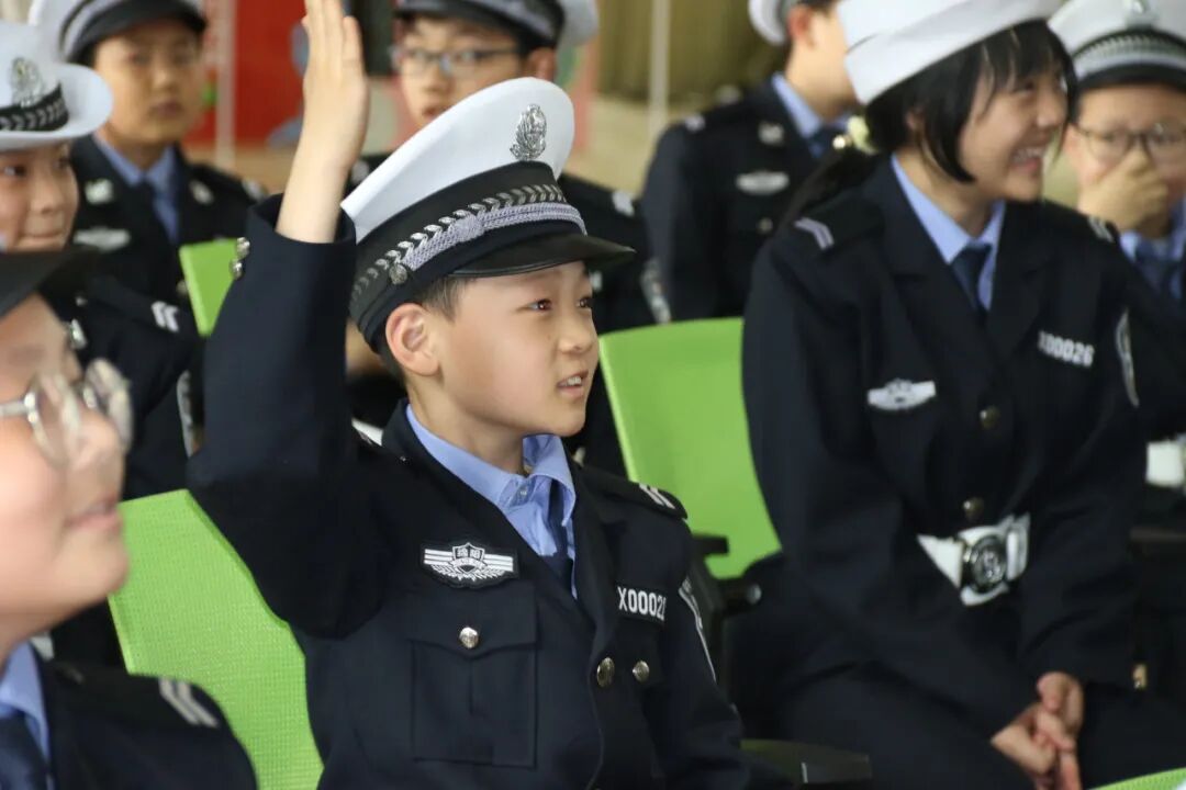 【火一动态】关爱祖国花朵  共建平安校园|2021东风南方儿童交通训练营在火炬一小举行