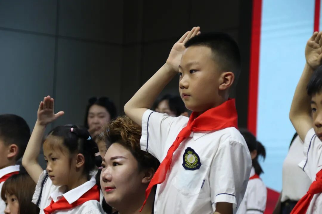 火一·献礼建党百年|童心向党 争做好队员——火炬一小2021年春新队员入队仪式