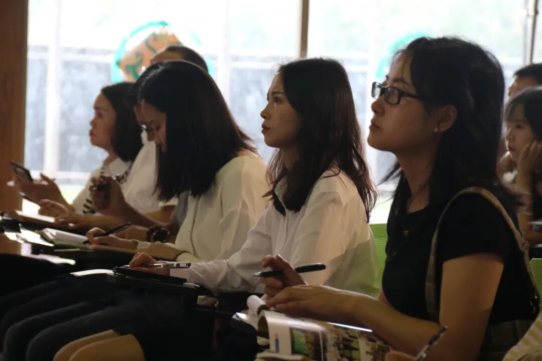 【火一动态】高新区2021年春中小学德育工作发展交流展示活动在火炬一小举行