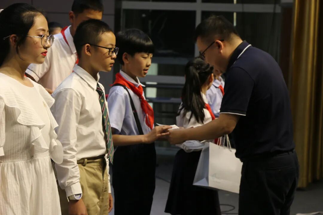 【火一喜报】我校选手第七次摘得绵阳市中小学生演讲总决赛冠军