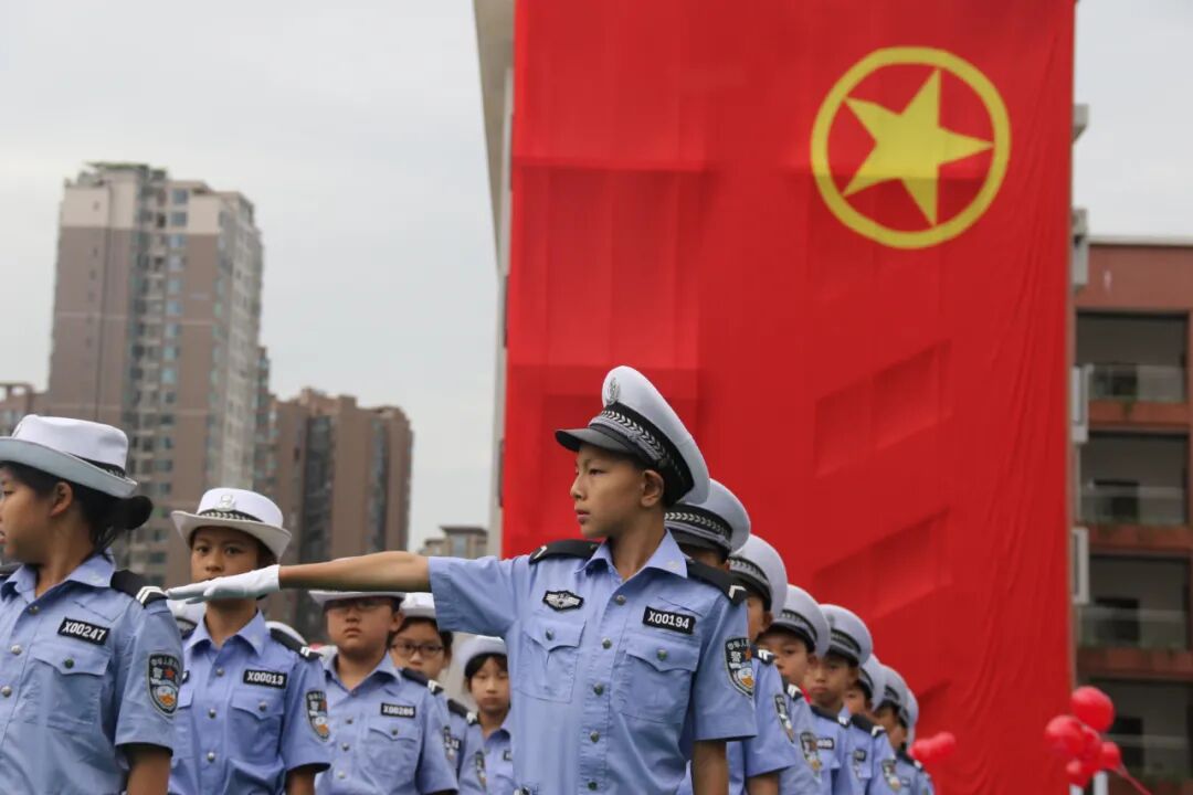 【火一动态】阳光下成长，幸福中绽放|| 线艺工作坊·儿童歌舞剧·小交警方阵亮相绵阳高新区第十届中小学生艺术汇演活动