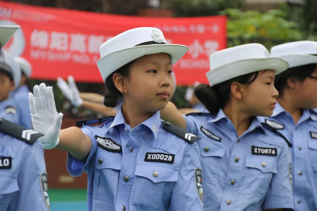 【火一动态】阳光下成长，幸福中绽放|| 线艺工作坊·儿童歌舞剧·小交警方阵亮相绵阳高新区第十届中小学生艺术汇演活动
