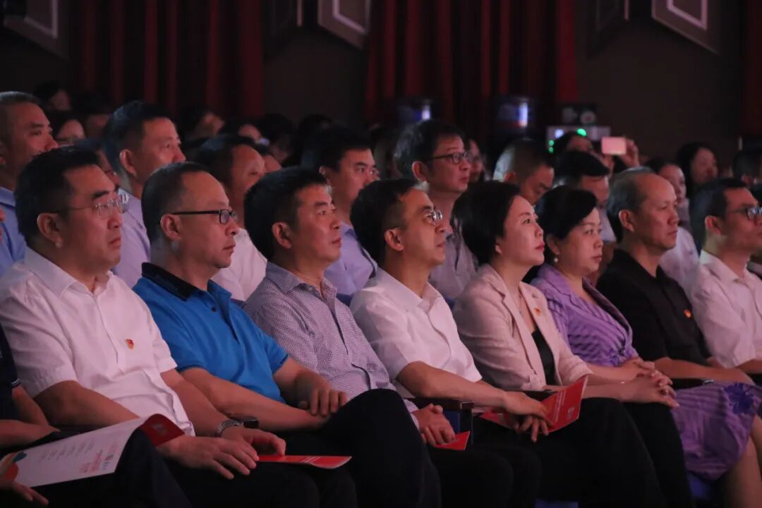 【火一动态】阳光下成长，幸福中绽放|| 线艺工作坊·儿童歌舞剧·小交警方阵亮相绵阳高新区第十届中小学生艺术汇演活动