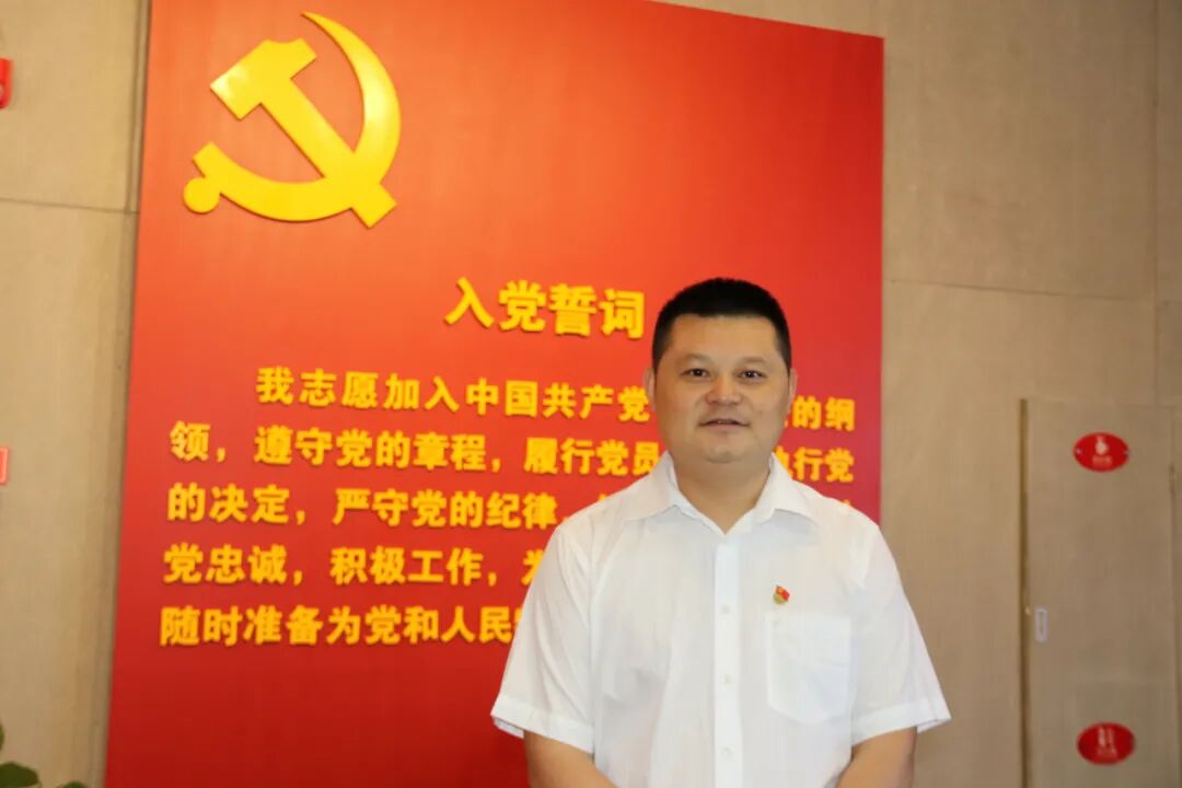【火一喜讯】我校党支部被区社发局委员会评为“先进基层党组织”|八位党员分别获得区校两级荣誉