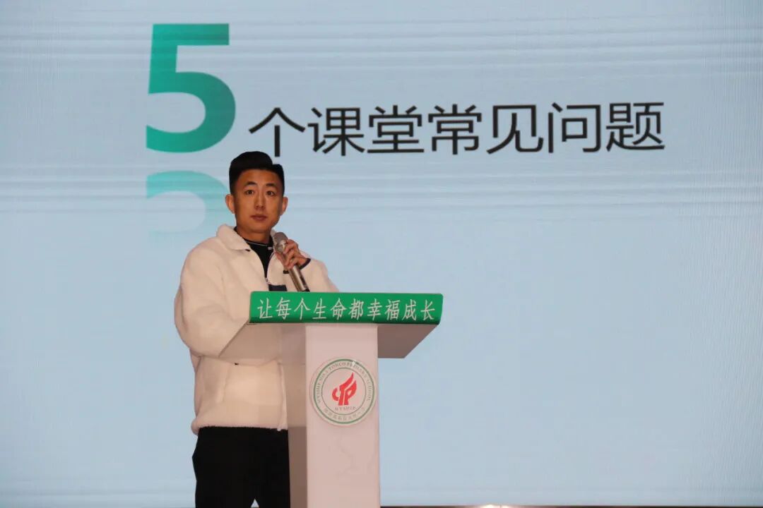 【火一喜讯】我校党支部被区社发局委员会评为“先进基层党组织”|八位党员分别获得区校两级荣誉