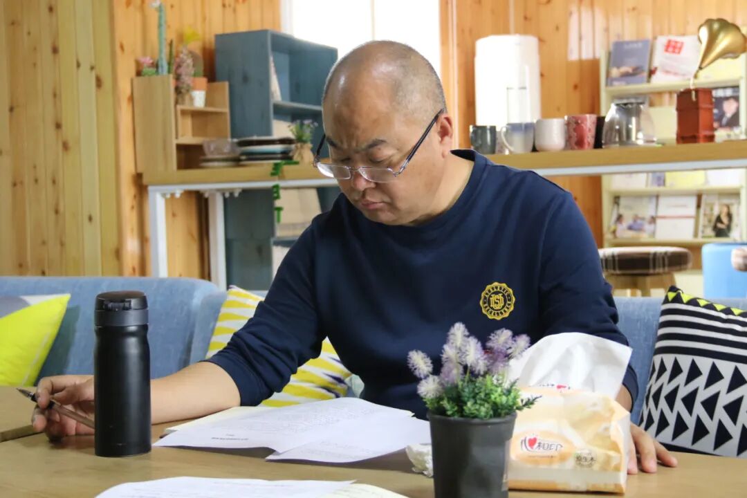 【火一喜讯】我校党支部被区社发局委员会评为“先进基层党组织”|八位党员分别获得区校两级荣誉