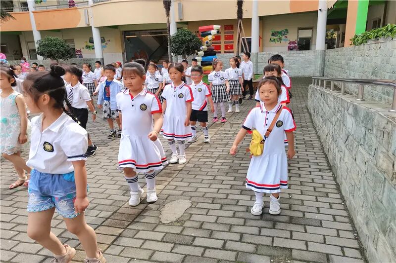 【一幼动态】一幼娃首届毕业礼——再见我的小时光
