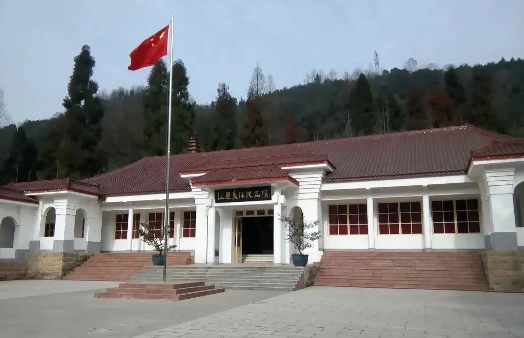 火一·献礼建党百年|“追溯红色记忆 走好新时代长征路”火炬一小党支部开展“七一”建党节主题党日活动