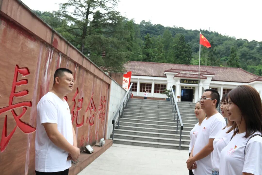 火一·献礼建党百年|“追溯红色记忆 走好新时代长征路”火炬一小党支部开展“七一”建党节主题党日活动