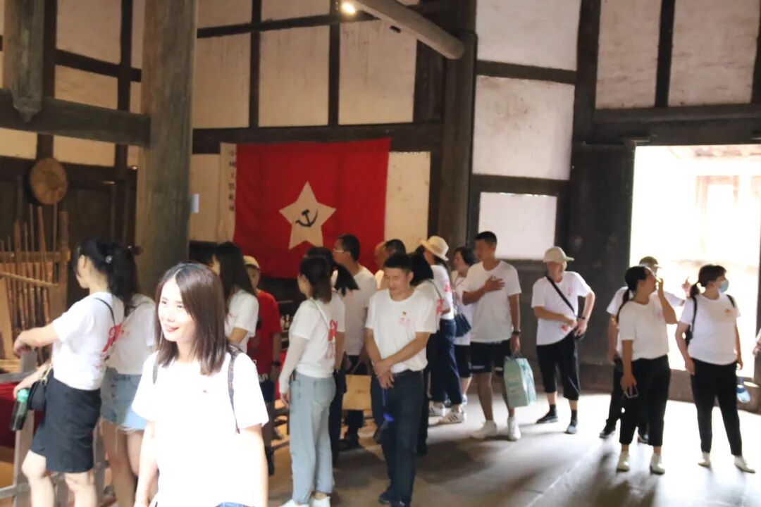 火一·献礼建党百年|“追溯红色记忆 走好新时代长征路”火炬一小党支部开展“七一”建党节主题党日活动