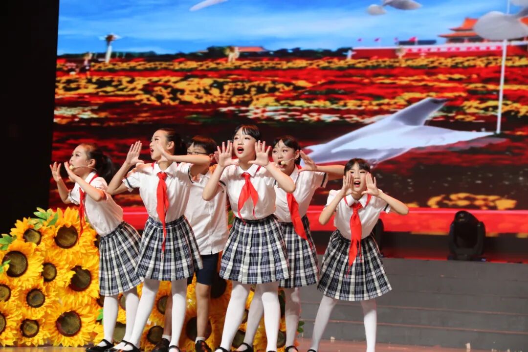 【火一喜讯】我校儿童歌舞剧荣登绵阳市第十届中小学生艺术节综合汇演舞台