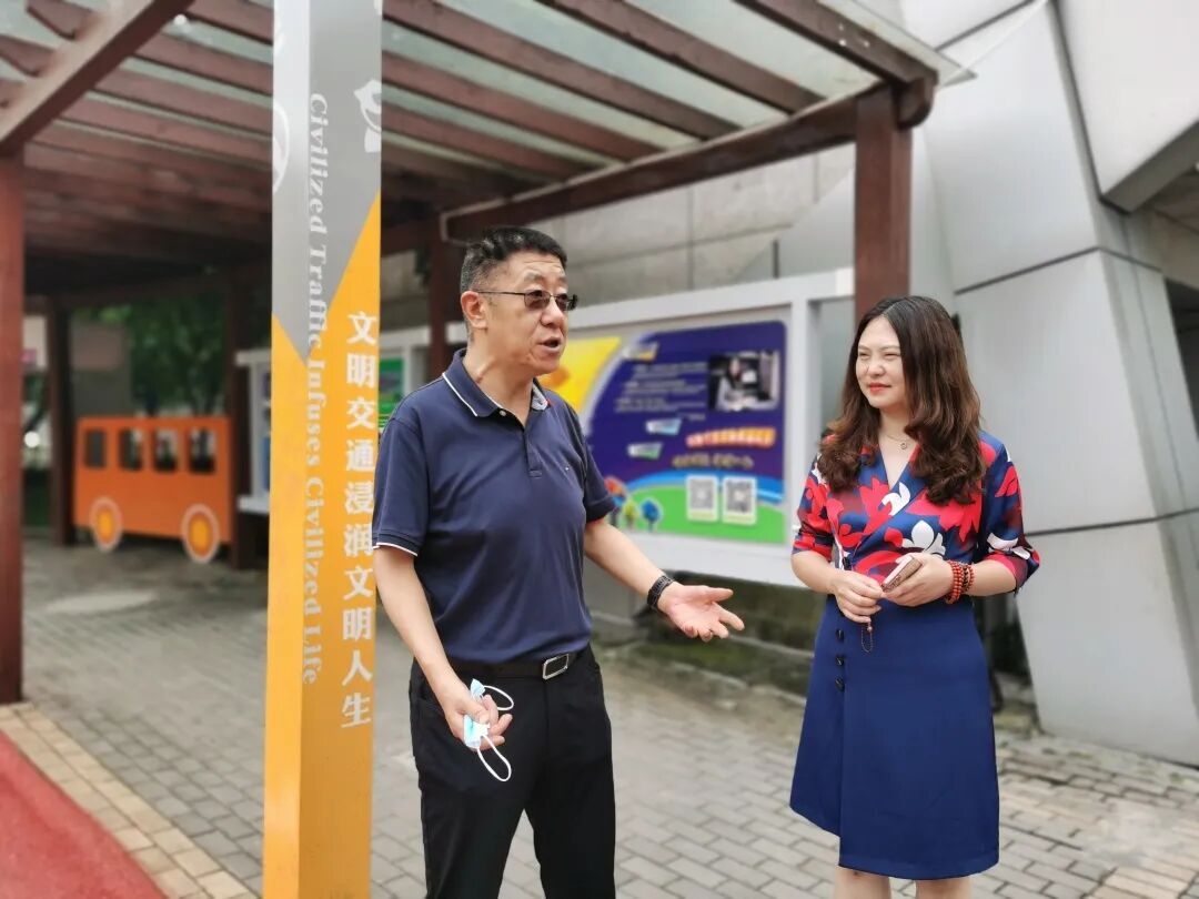 火一开学季|高新区社发局党委书记、局长王腾深入我校检查开学工作