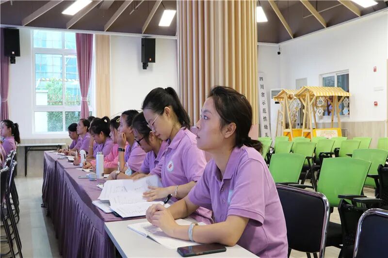 【一幼动态】奋蹄扬鞭犇未来，勠力同心启新篇|火炬一幼新学期教研培训活动