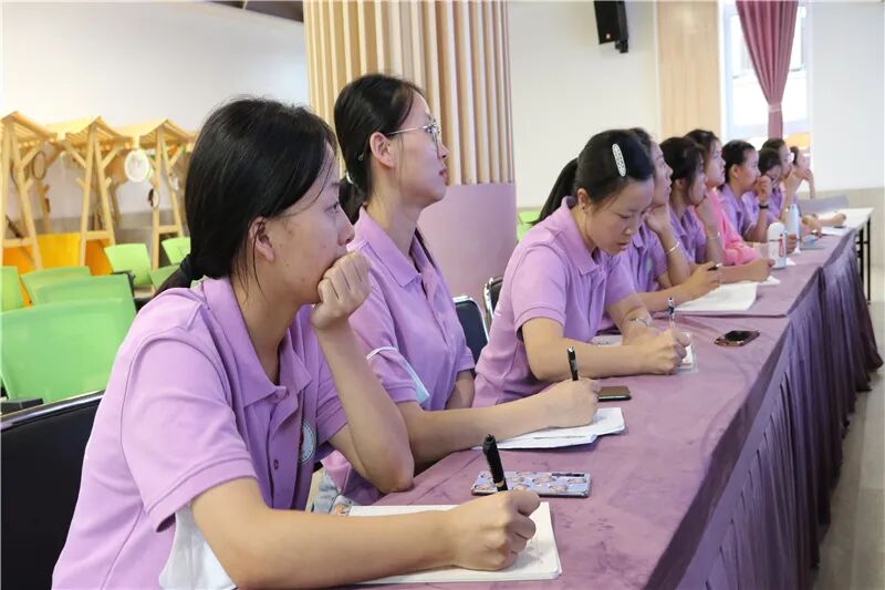 【一幼动态】奋蹄扬鞭犇未来，勠力同心启新篇|火炬一幼新学期教研培训活动