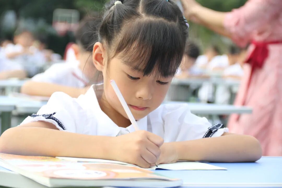 【火一动态】夯实常规启心智 赓续精神树品格|一年级新生文明养成教育展示活动