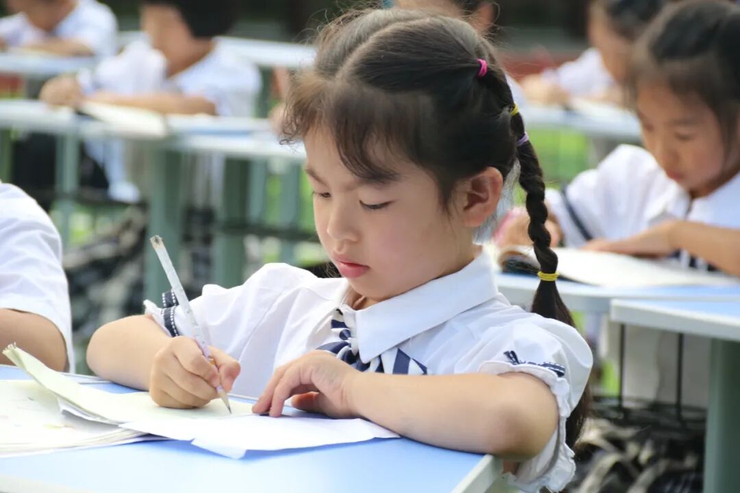 【火一动态】夯实常规启心智 赓续精神树品格|一年级新生文明养成教育展示活动