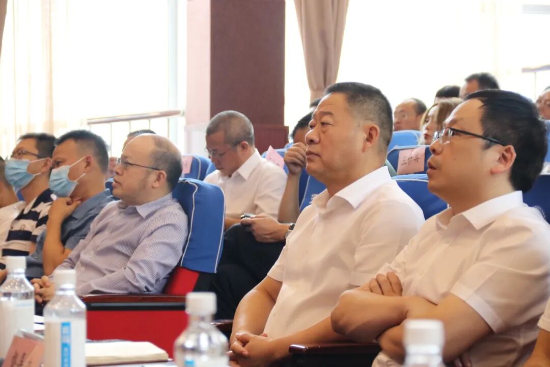 【火一动态】我校蒲晓茹校长在绵阳市减轻中小学生学业负担工作推进会上做交流发言