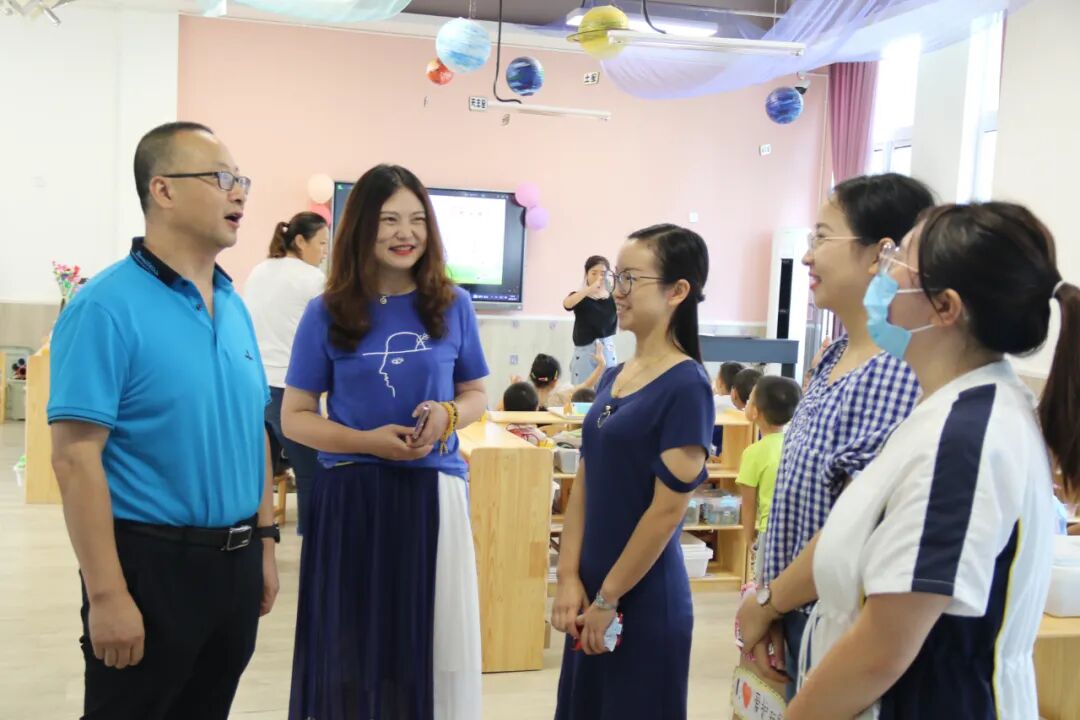【火一动态】浓情教师节 慰问暖师心 |区领导到火炬一小、火炬一幼开展教师节慰问活动