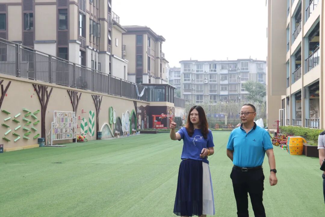 【火一动态】浓情教师节 慰问暖师心 |区领导到火炬一小、火炬一幼开展教师节慰问活动