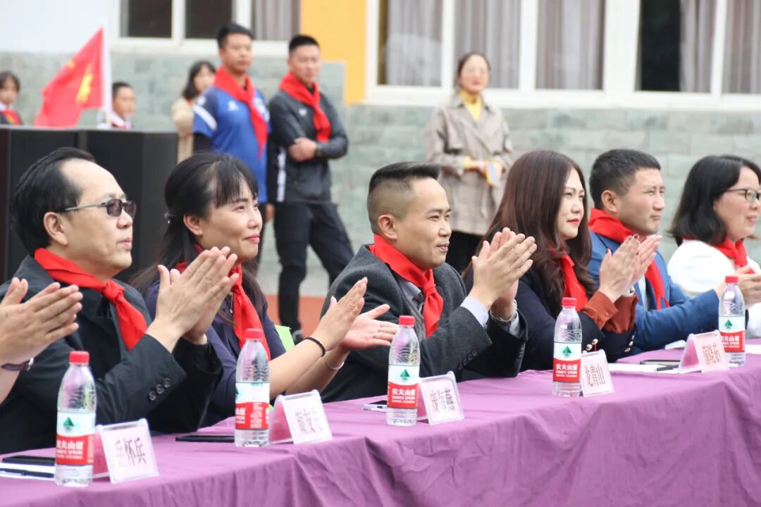 【火一动态】火炬一小少先队检阅式|第72个少先队建队日活动