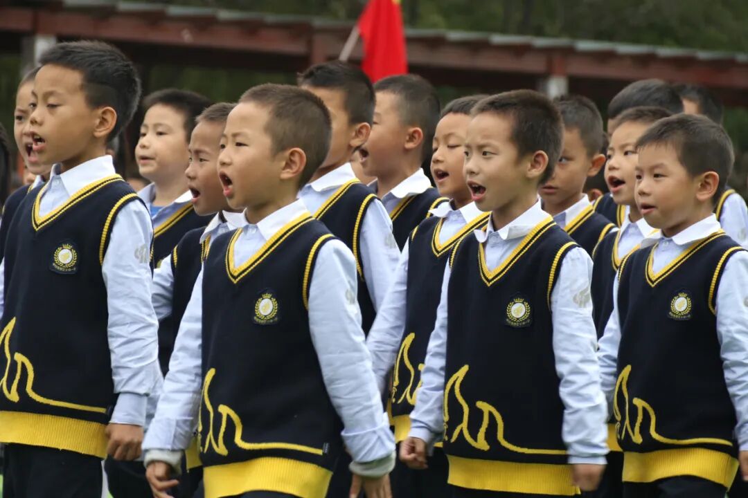 【火一动态】火炬一小少先队检阅式|第72个少先队建队日活动
