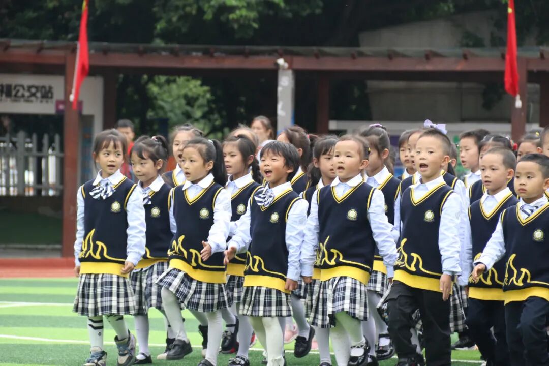 【火一动态】火炬一小少先队检阅式|第72个少先队建队日活动