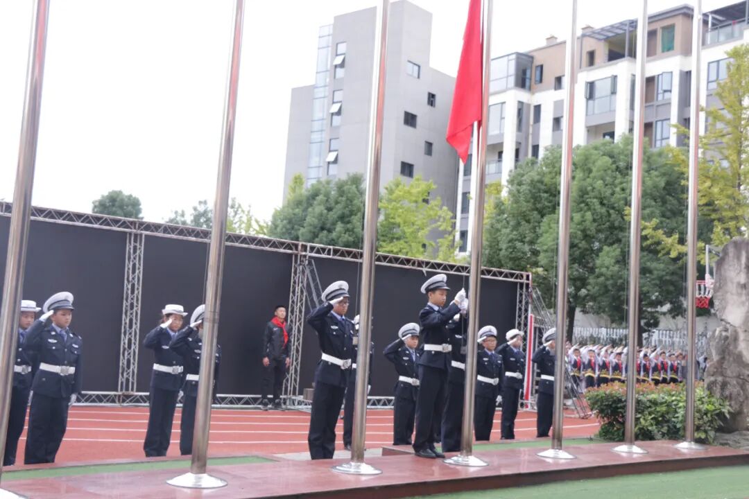 【火一动态】火炬一小少先队检阅式|第72个少先队建队日活动