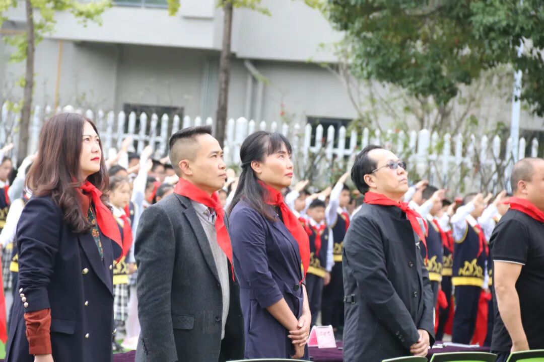 【火一动态】火炬一小少先队检阅式|第72个少先队建队日活动