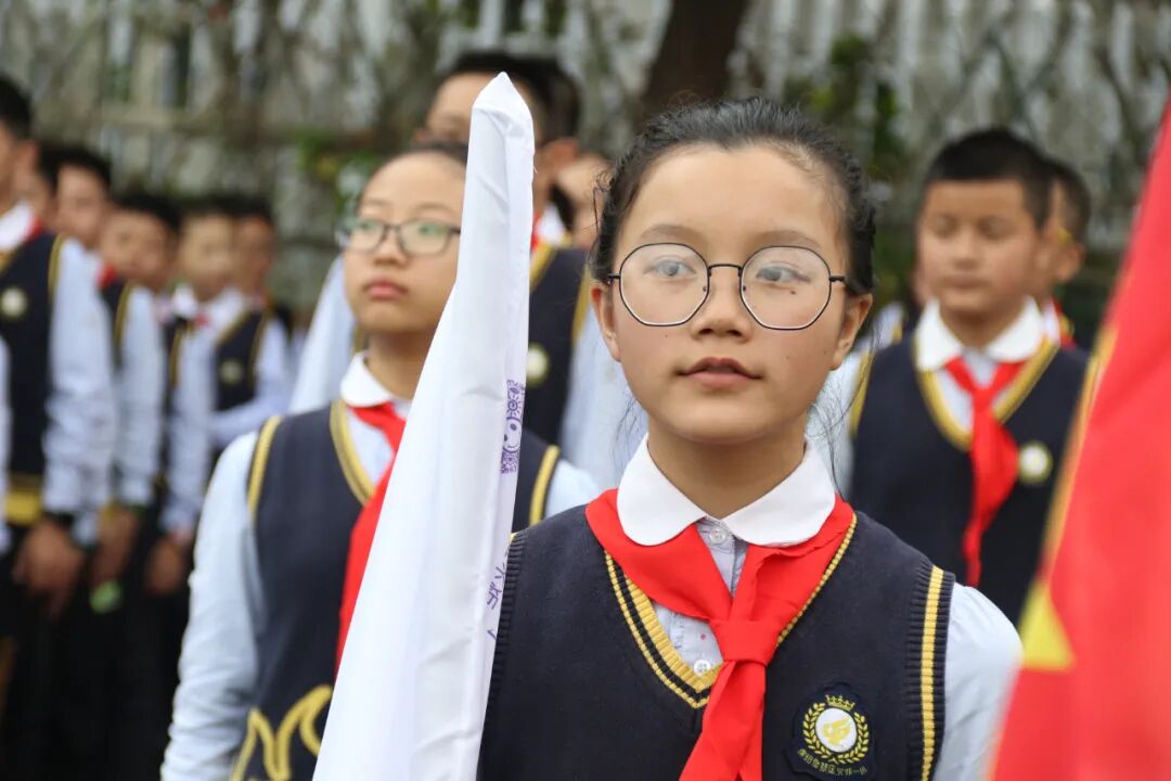 【火一动态】火炬一小少先队检阅式|第72个少先队建队日活动