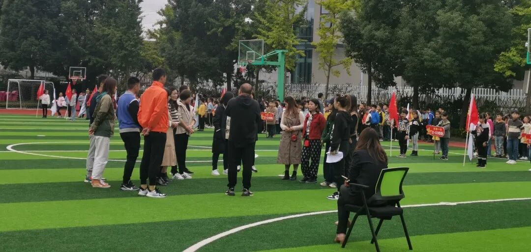 【火一动态】火炬一小少先队检阅式|第72个少先队建队日活动