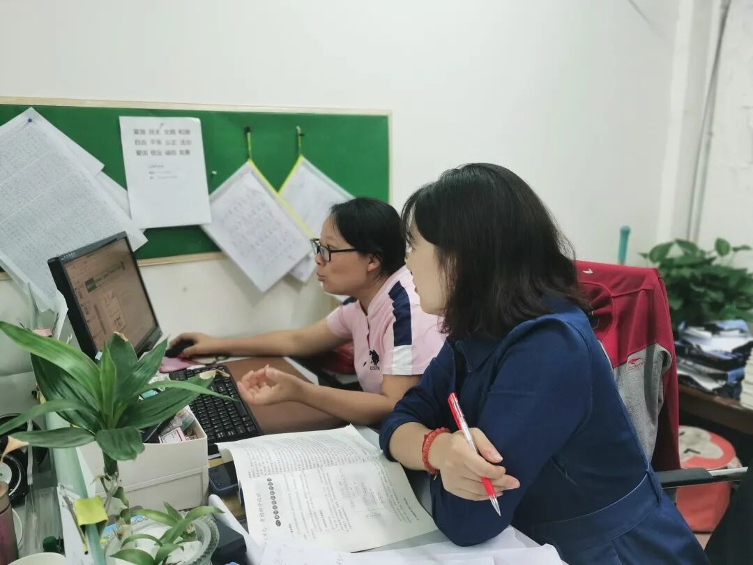 【火一喜报】马兴蓉老师在区小学数学青年教师素养展评中荣获第一名